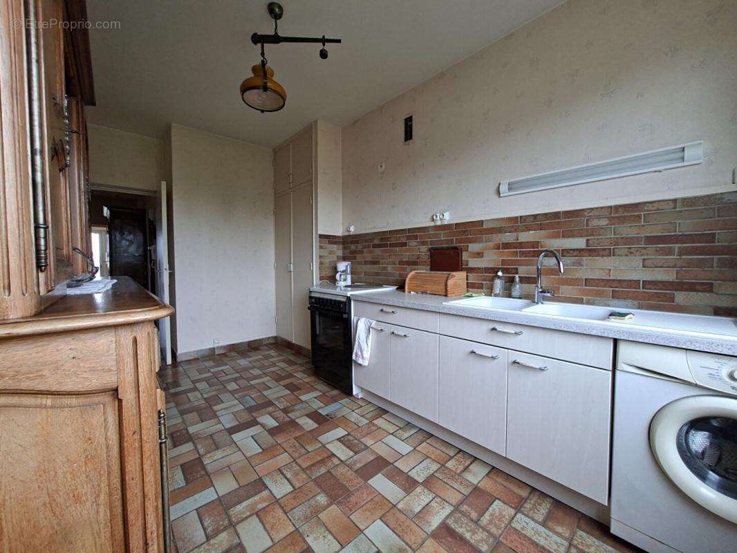 Appartement Montceau Les Mines 5 pièce(s) 108.5 m2 - photo 10