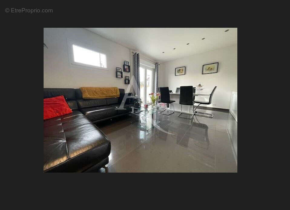 Maison à OZOIR-LA-FERRIERE