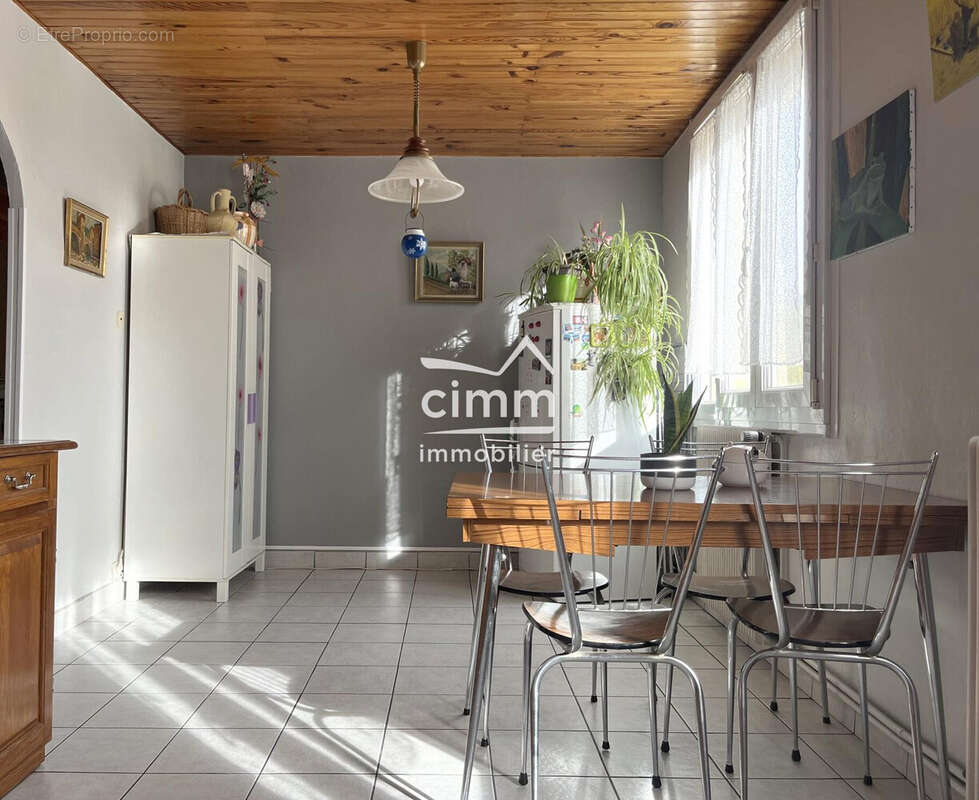 Appartement à FONTAINE