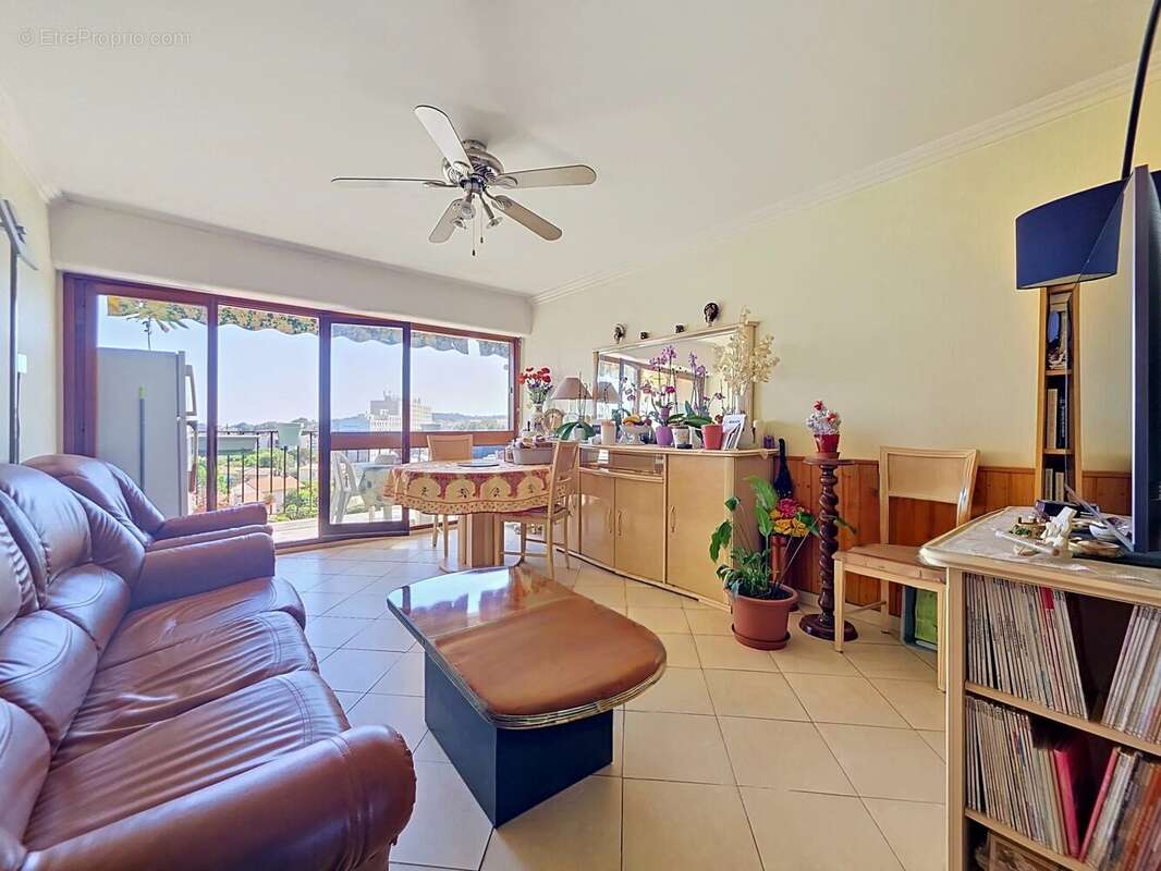 Appartement à LE CANNET