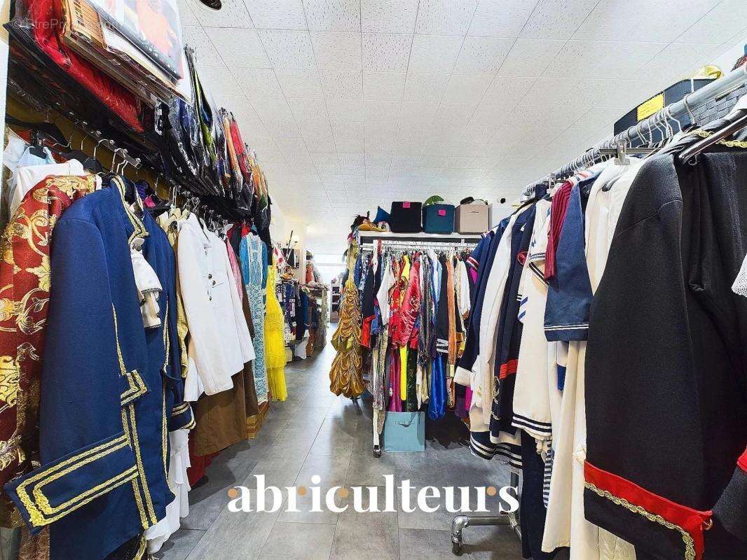 Commerce à MAINVILLIERS