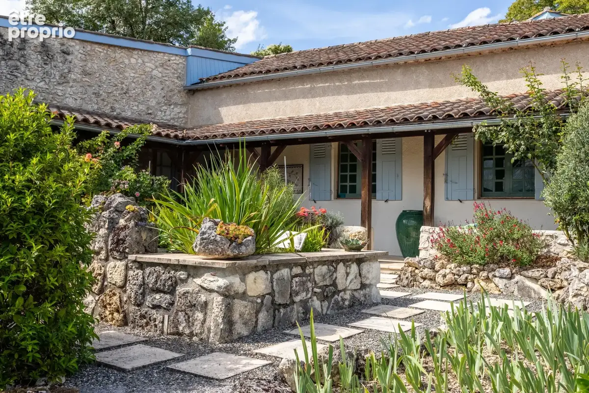 Maison de campagne avec piscine, atelier de poterie, dépendances et garage - photo 43
