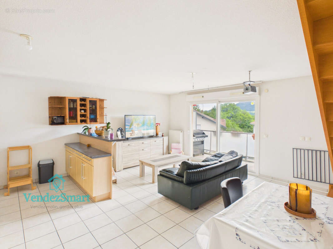 Appartement à VIRY