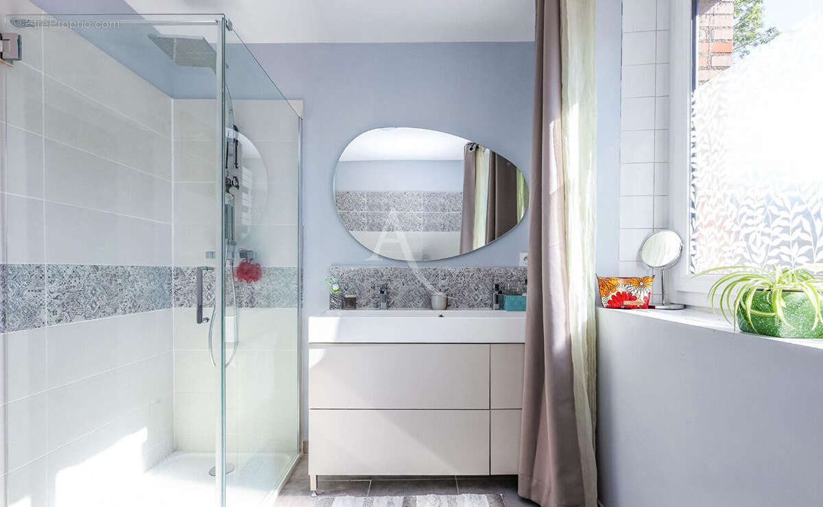 Maison à CAHUZAC-SUR-VERE