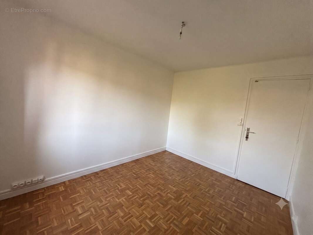 Appartement 81 m² à Privas  - photo 4