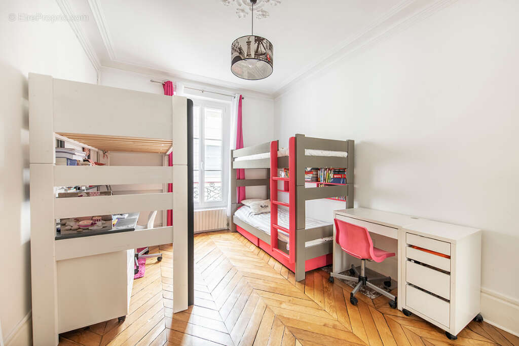 Appartement à LEVALLOIS-PERRET