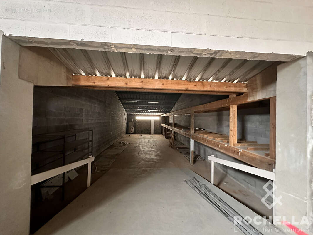 Commerce à SAINT-JEAN-D&#039;ANGELY