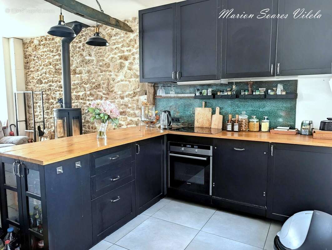 Maison en pierre rénovée avec jardin, en plein cœur de Chaumes-en-Brie - photo 3