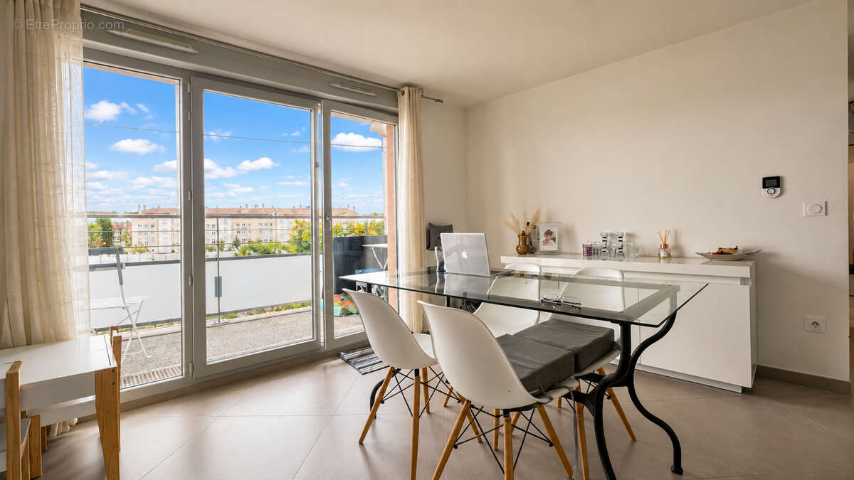 Appartement à BONNEUIL-SUR-MARNE