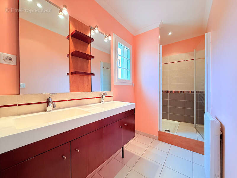 Maison à SAINTE-DODE