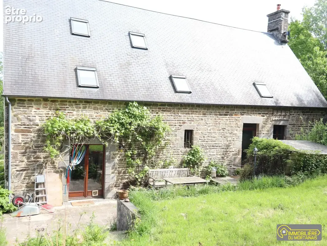 Maison 5 pièces 186 m² à vendre à Sourdeval (50150) - photo 1
