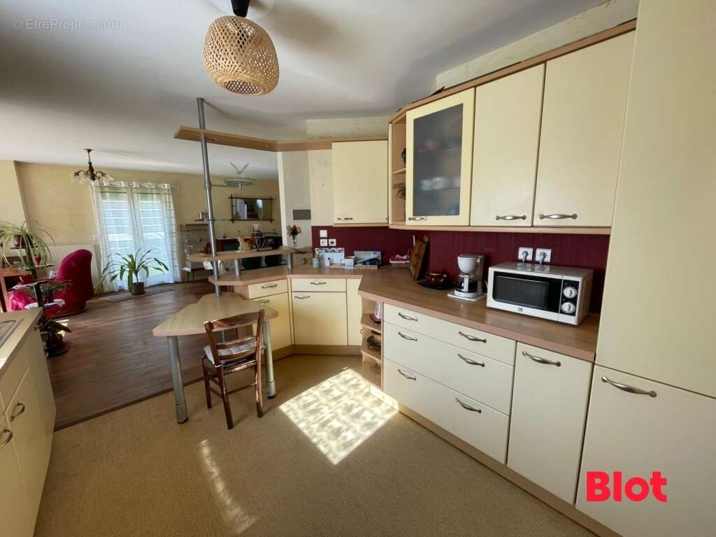 Maison à SAINT-JOUAN-DES-GUERETS