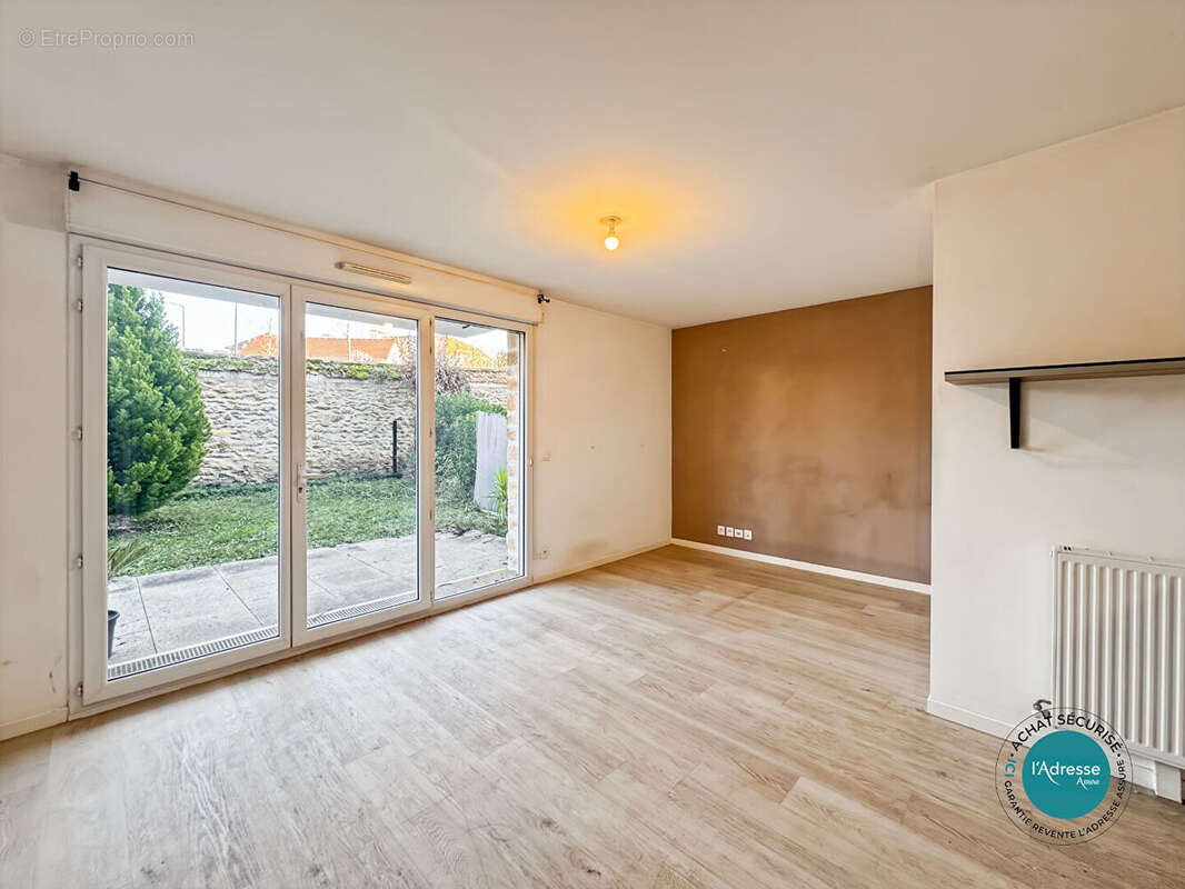 Appartement à MENNECY