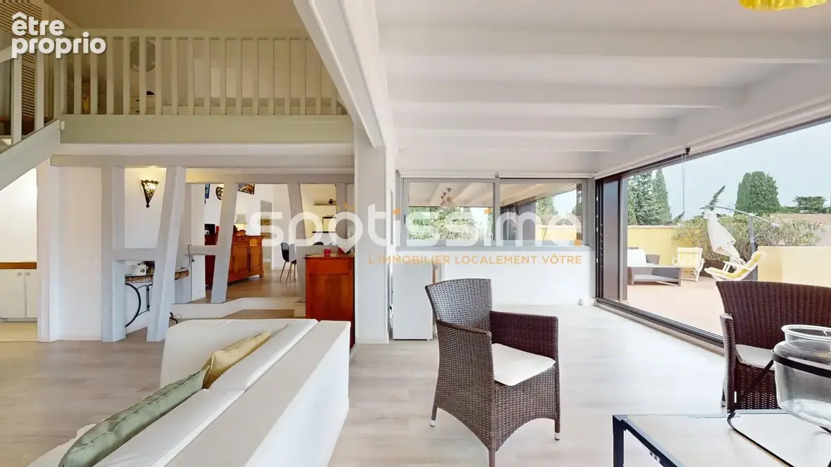 Cap d'Agde  Tennis Village - Bien atypique et coup de cur avec immense terrasse et volumes exceptionnels - photo 11