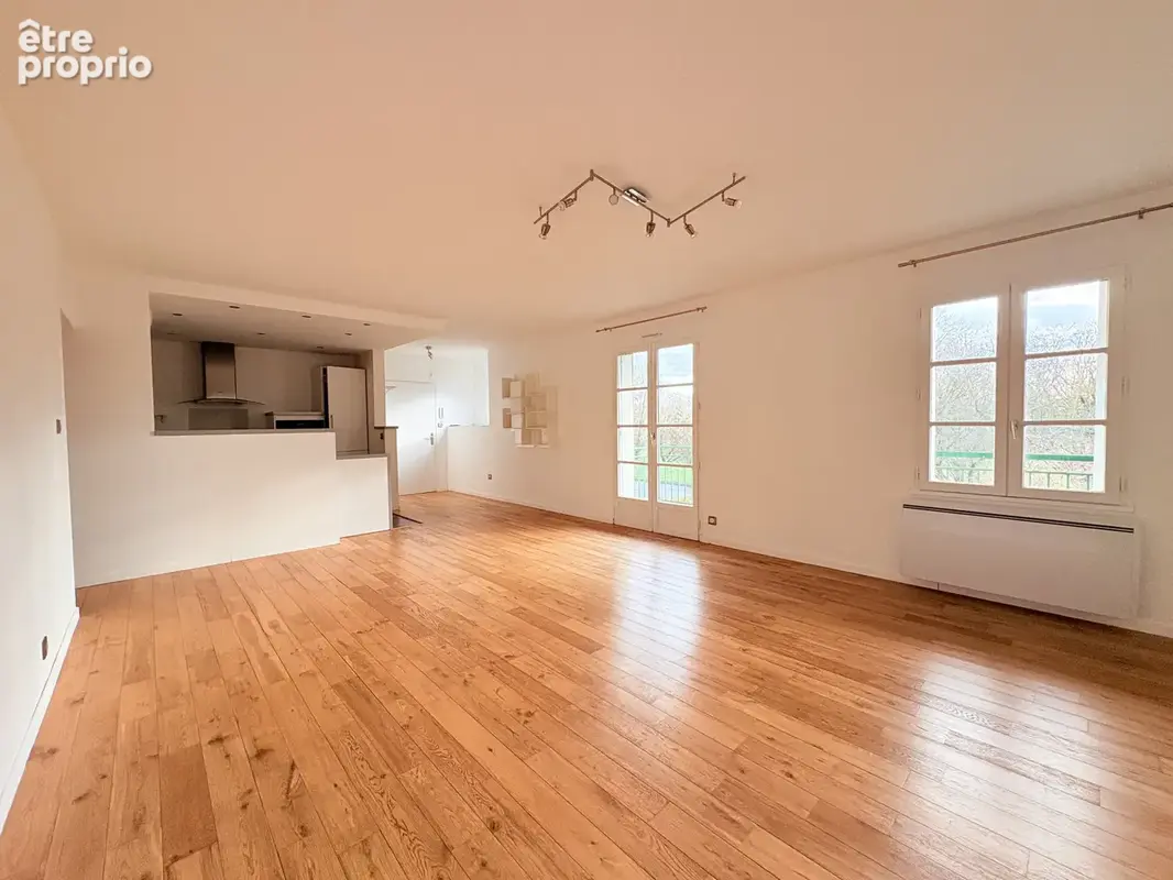 Appartement T4 avec balcon, garage et vue dégagée - Bord de Loire - photo 5