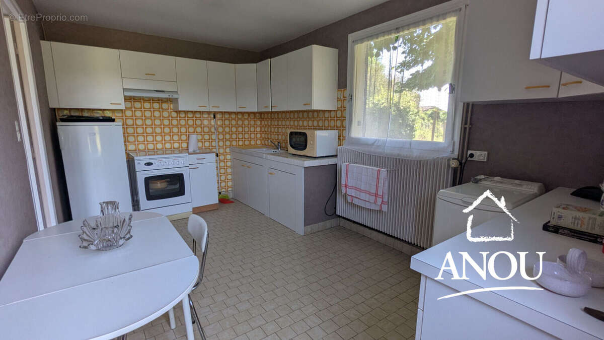 Maison de plain-pied au calme avec beau terrain - photo 3