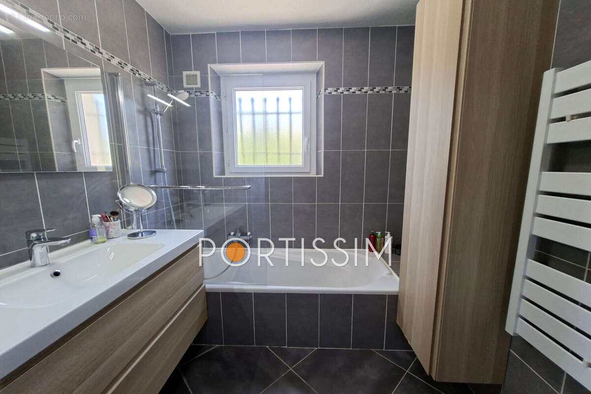 Appartement 102 m² à Saint-Paul  - photo 7