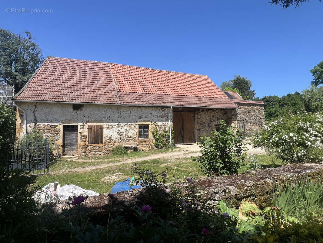 Maison à CHAROLLES