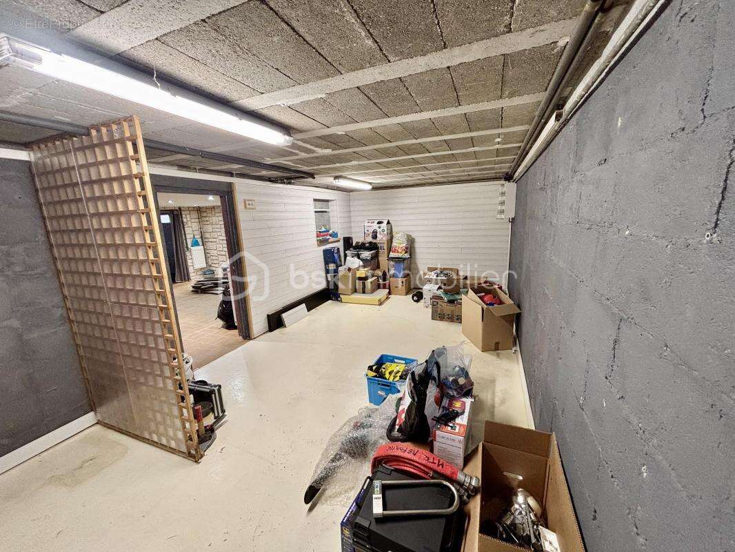 Maison à THORIGNY-SUR-OREUSE