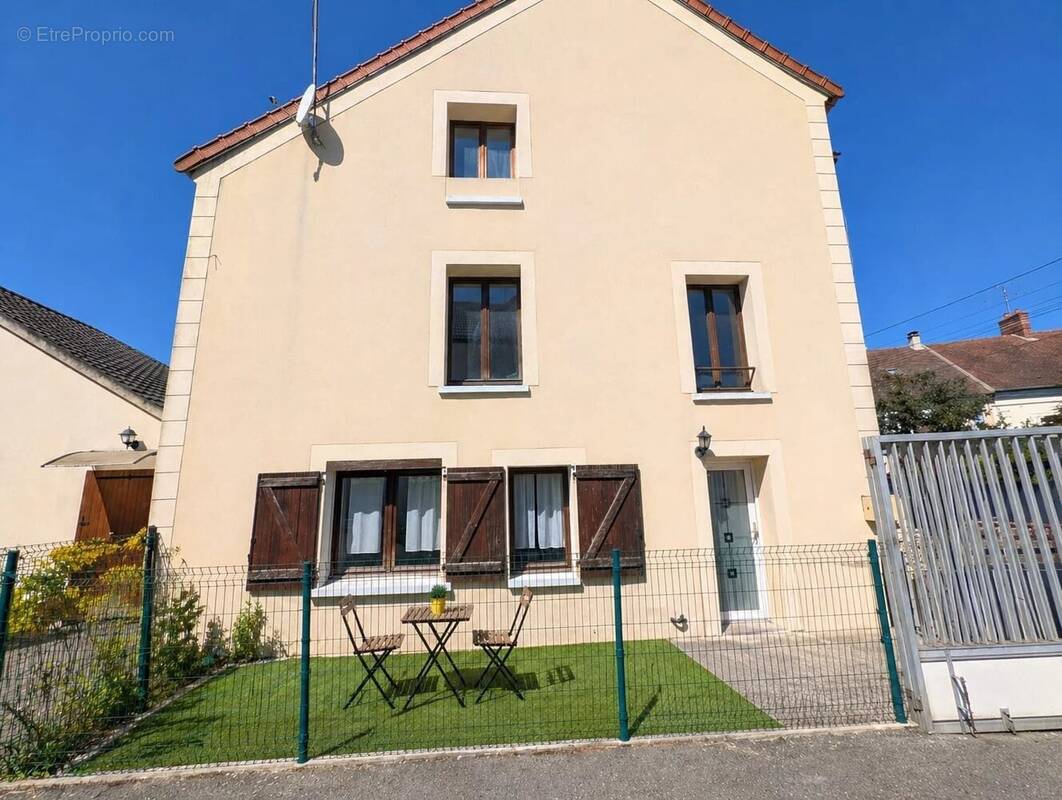 Maison à NANTEUIL-LES-MEAUX