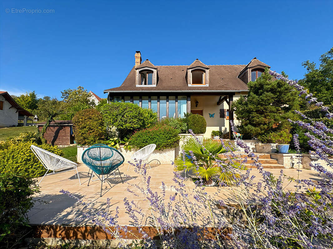 Maison à FOLLAINVILLE-DENNEMONT