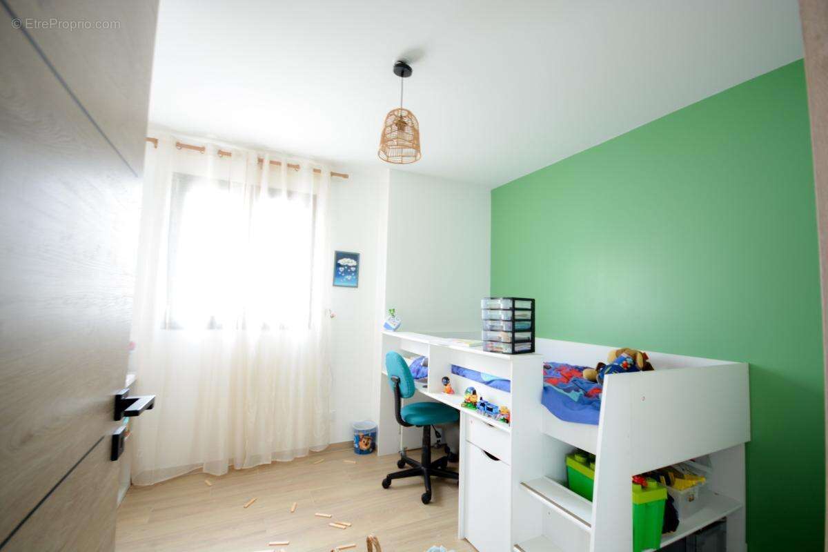 possibilité PMR - Maison Contemporaine hors lotissement de 148 m², 4 grandes chambres, une piscine de 7x3 m.– Calme et Verdure – - photo 8