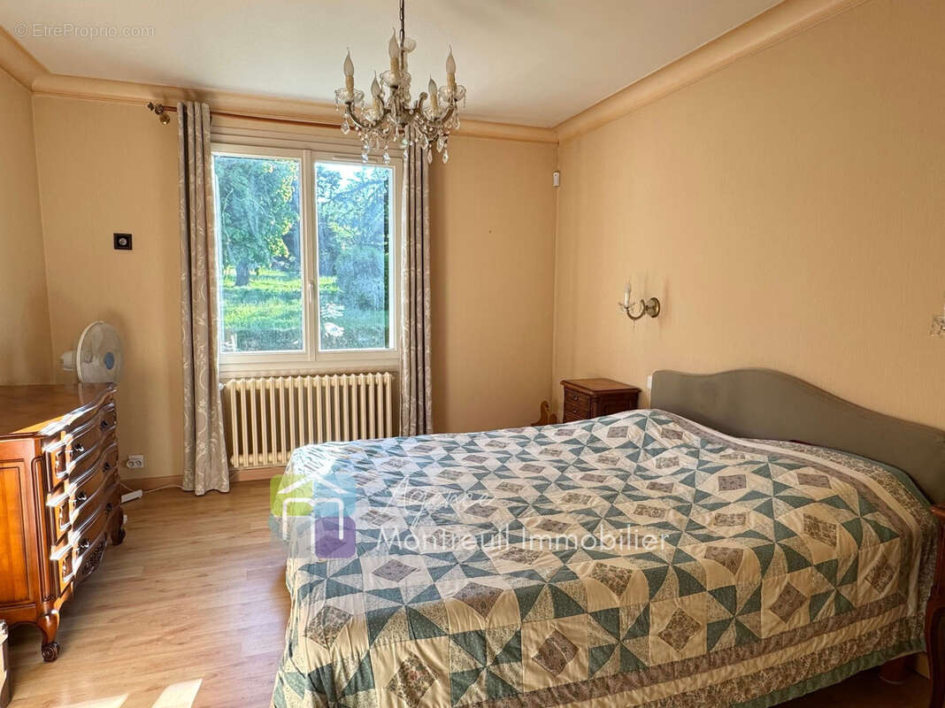 Maison à LE PUY-NOTRE-DAME