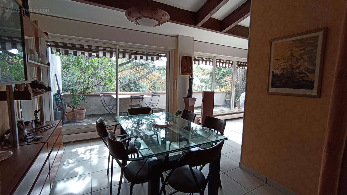 Appartement à VILLE-D&#039;AVRAY