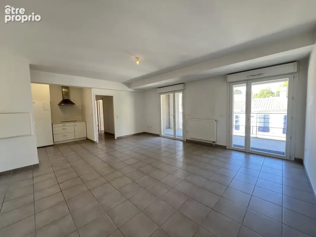 Appartement T3 - 69m2 + garage - Proche Place Napoléon LA ROCHE SUR YON - photo 3