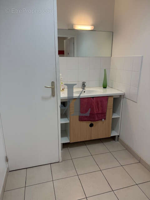 Commerce à PORTES-LES-VALENCE