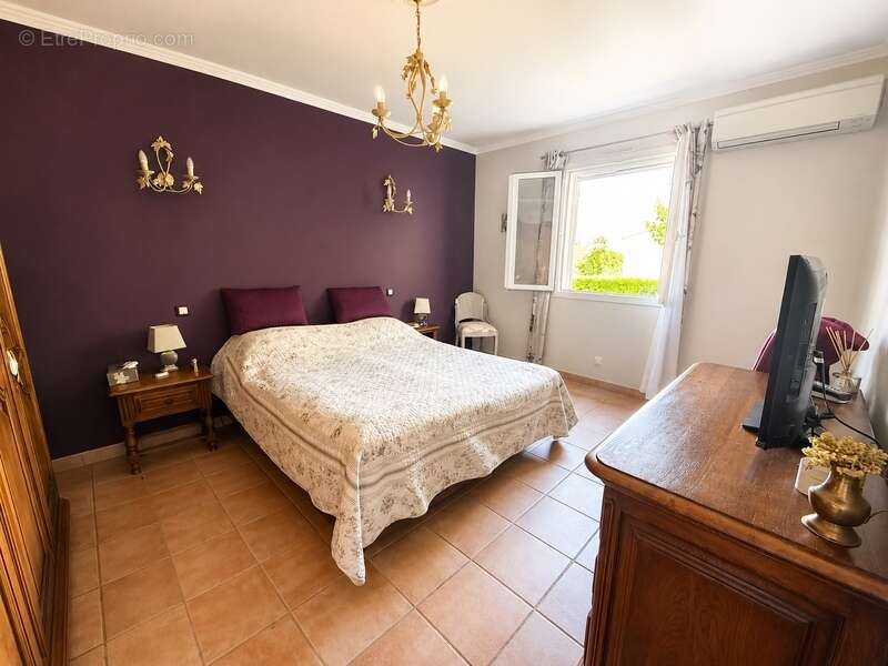 Maison à vendre 6 pièces 130 m2, dépendance, piscine, jardin  LAURIS (84) - photo 12