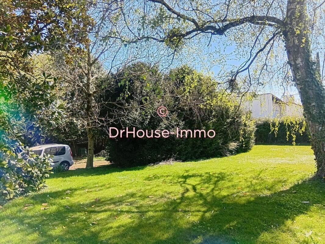 Terrain à AIXE-SUR-VIENNE