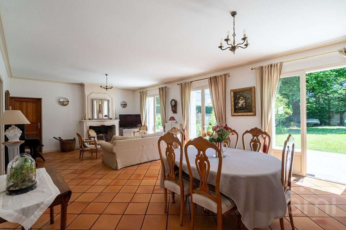 Maison à ARTIGUES-PRES-BORDEAUX