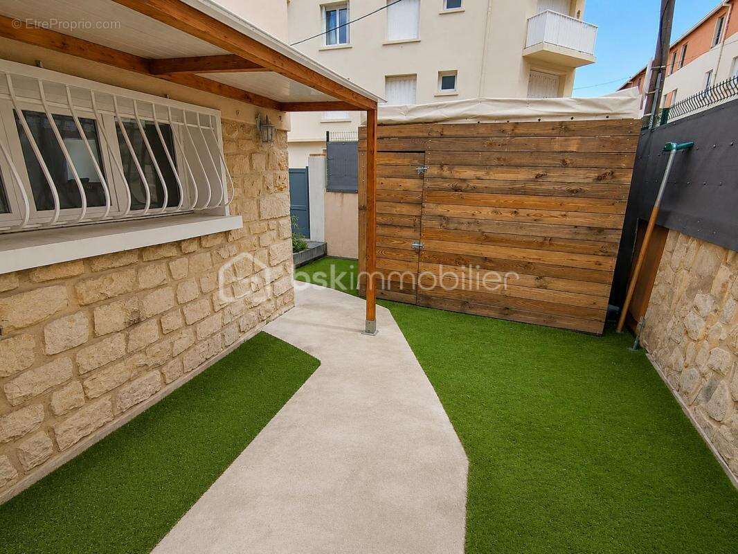 À vendre – maison familiale évolutive 130,50 m² – 4 chambres – 2 logements (t3 + t3) – jardin – terrasses – garage – toulon oues - photo 15