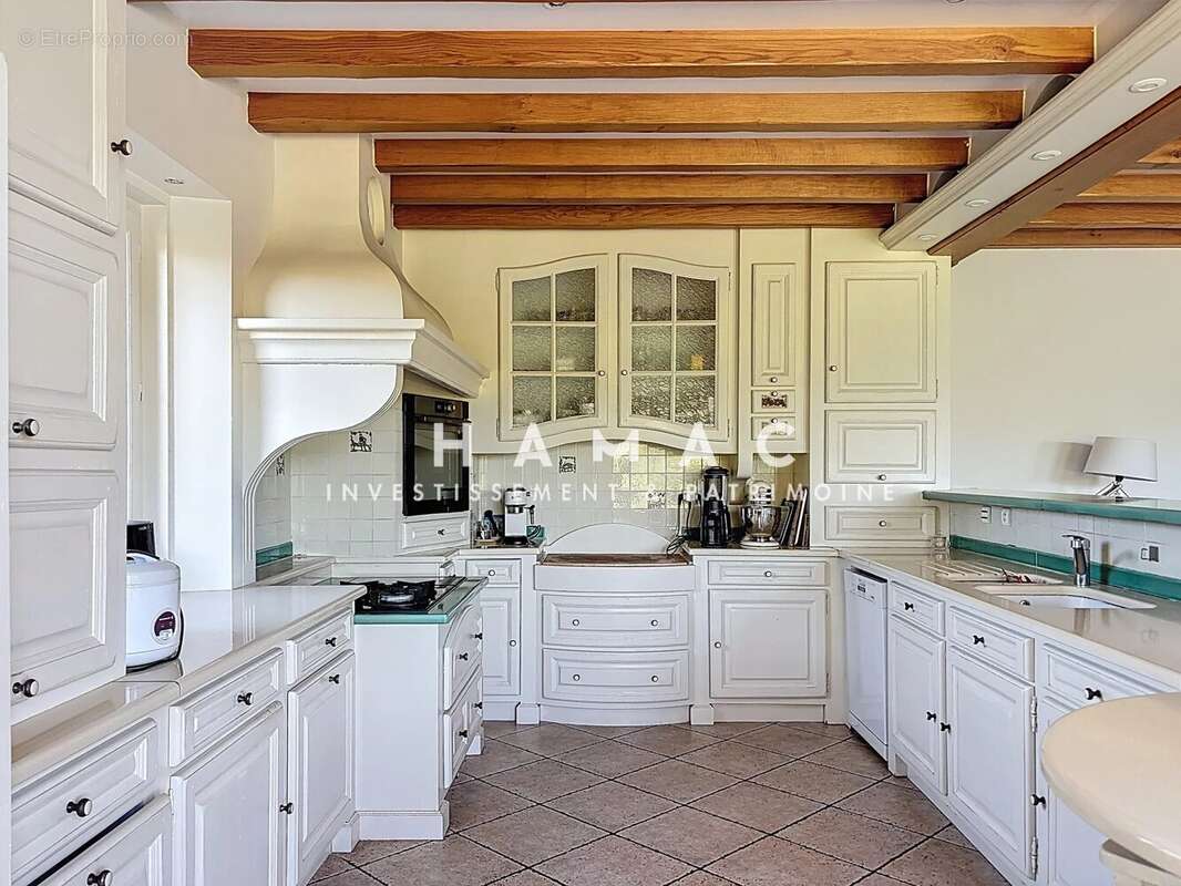 Maison à POULE-LES-ECHARMEAUX