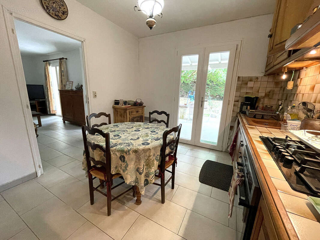 Maison de plain-pied avec piscine et jardin à Penne-d'Agenais - photo 7