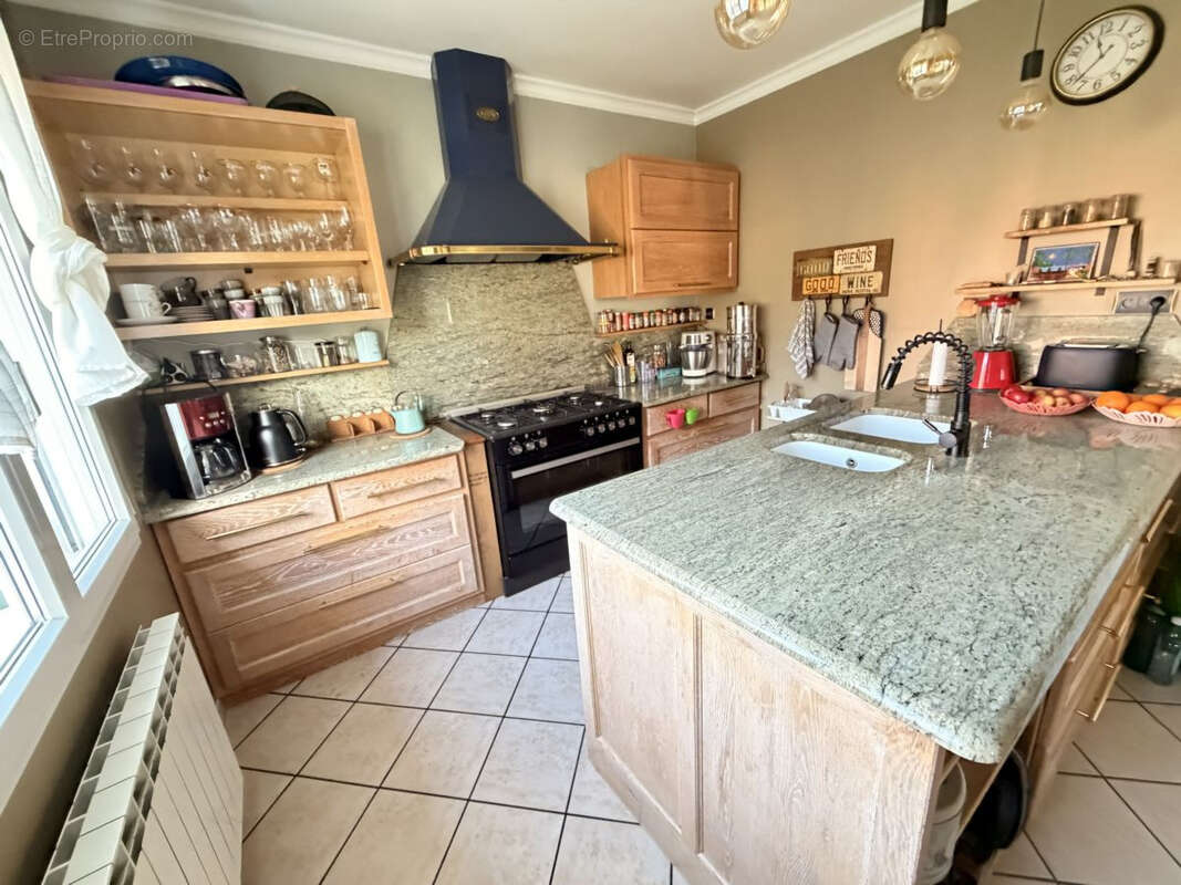 Maison à SAINT-PRIEST-BRAMEFANT