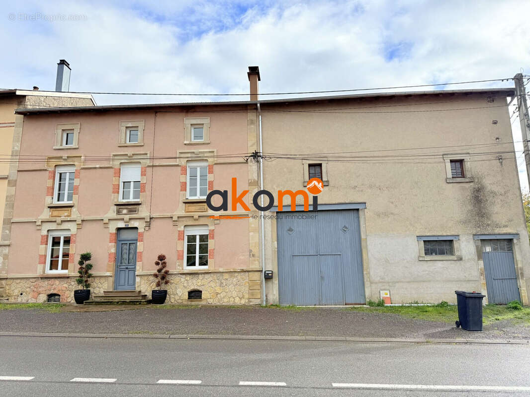 Maison à DOMEVRE-SUR-VEZOUZE