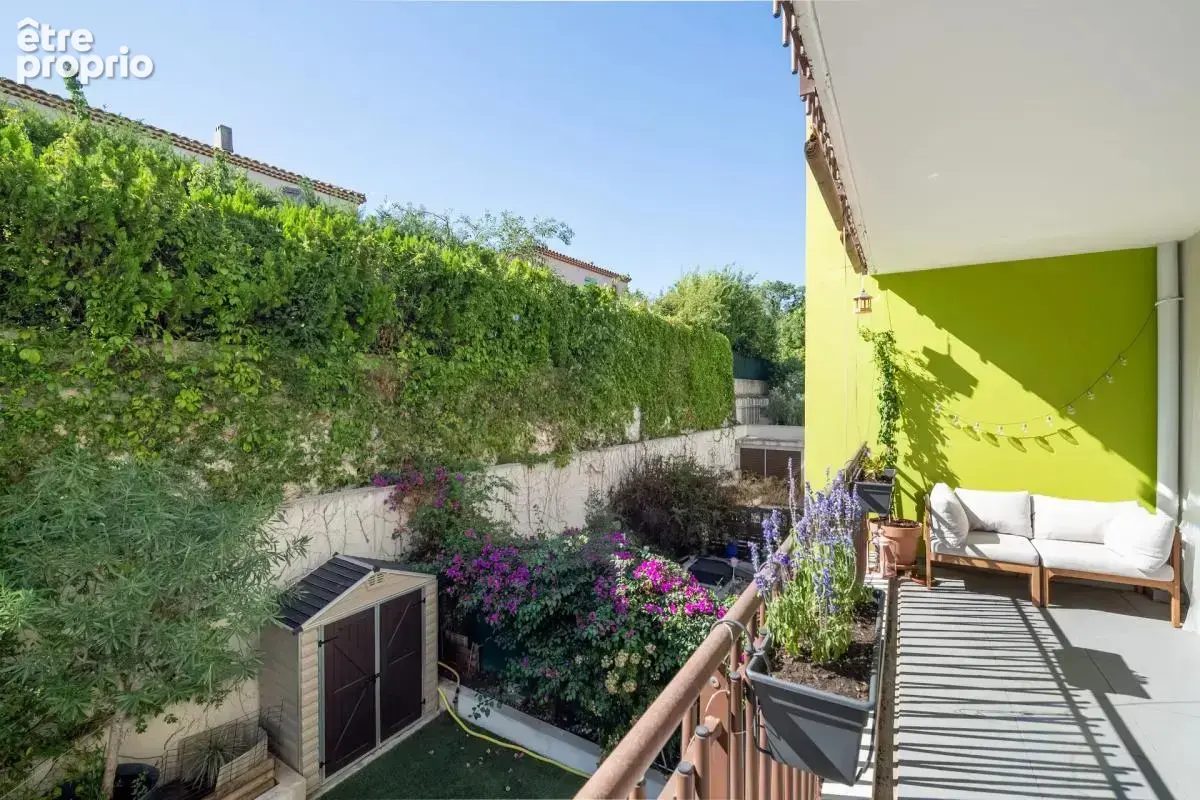 A vendre t3 renove avec garage et terrasse a marseille 13004 - photo 2