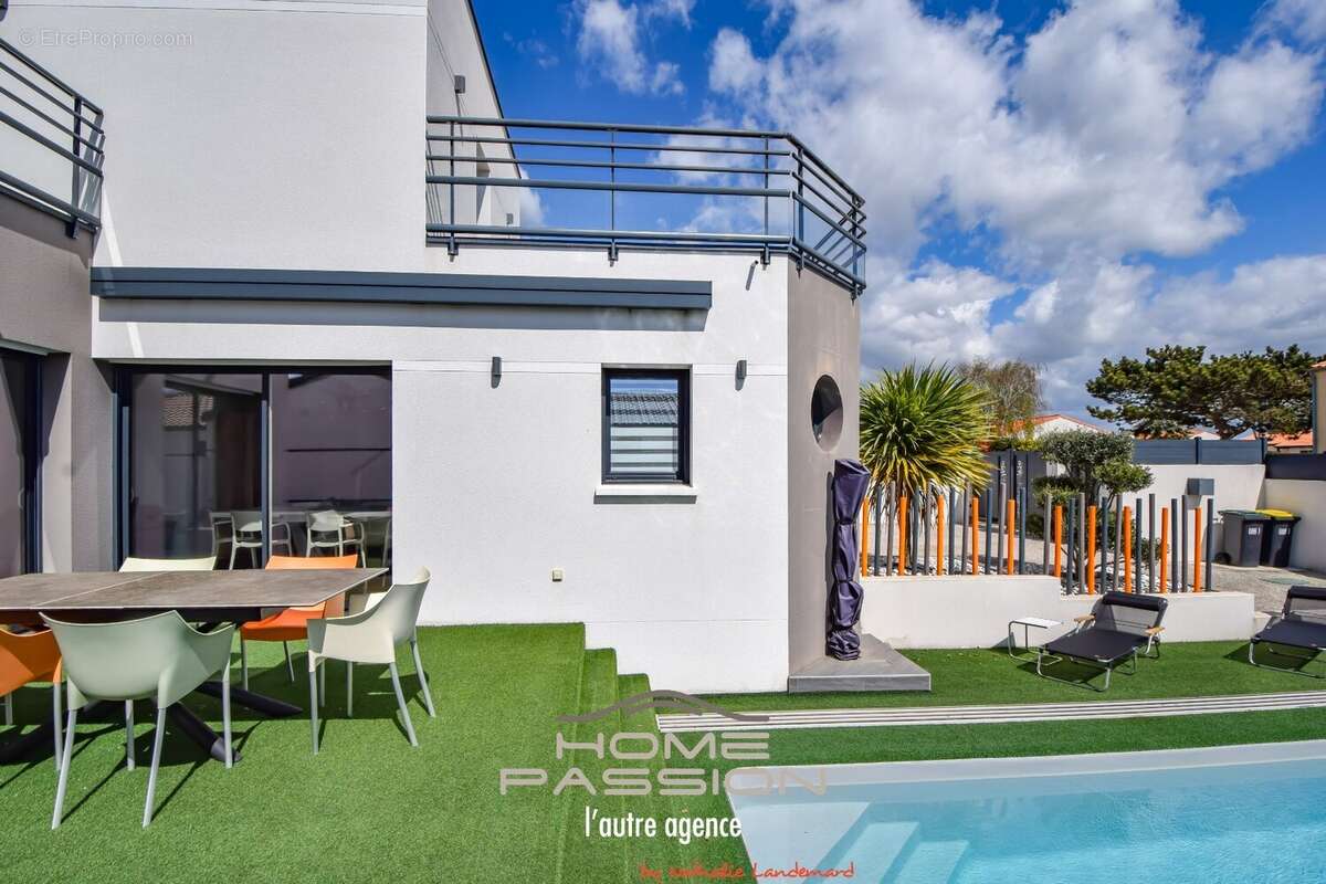 Maison à VAUX-SUR-MER