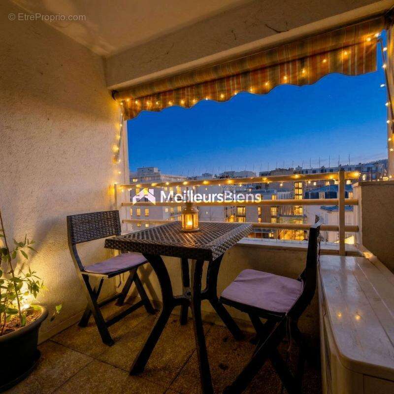 Appartement à PARIS-16E