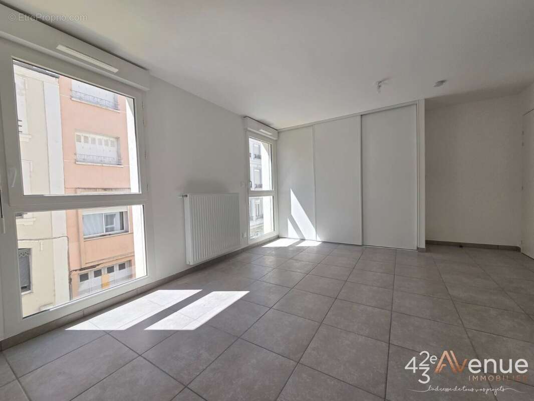 Appartement 26 m² à Saint-Etienne  - photo 3