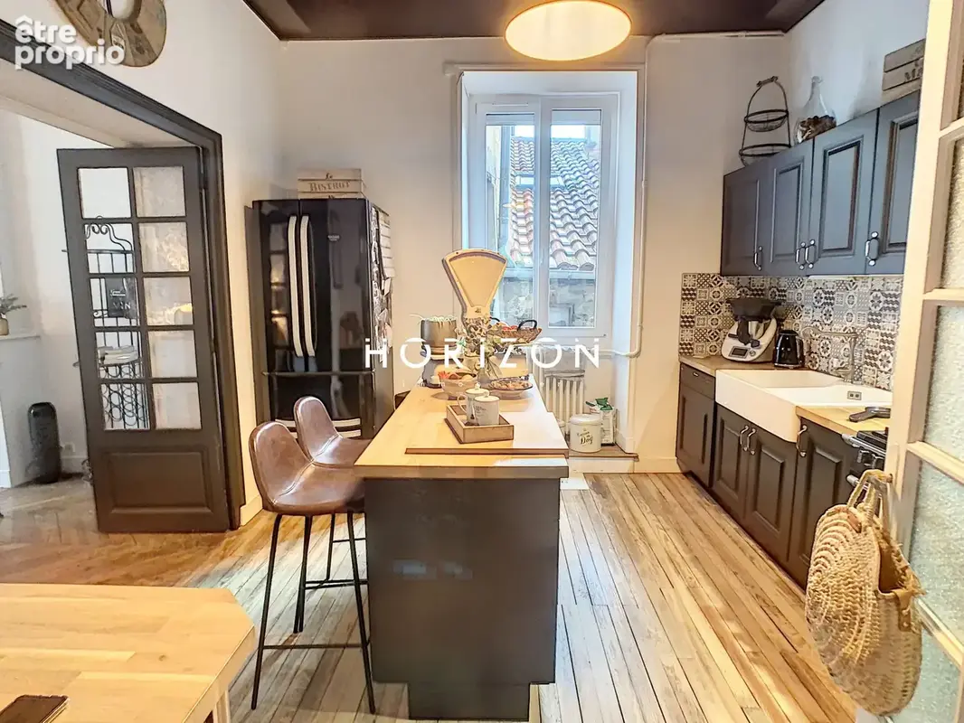 Appartement 5 pièces 141 m² à vendre à Pont-De-Veyle (01290) - photo 4