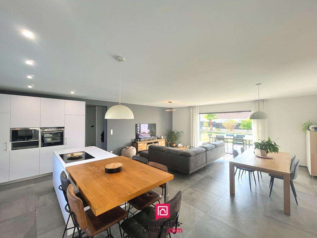 Maison à PUGET-SUR-ARGENS