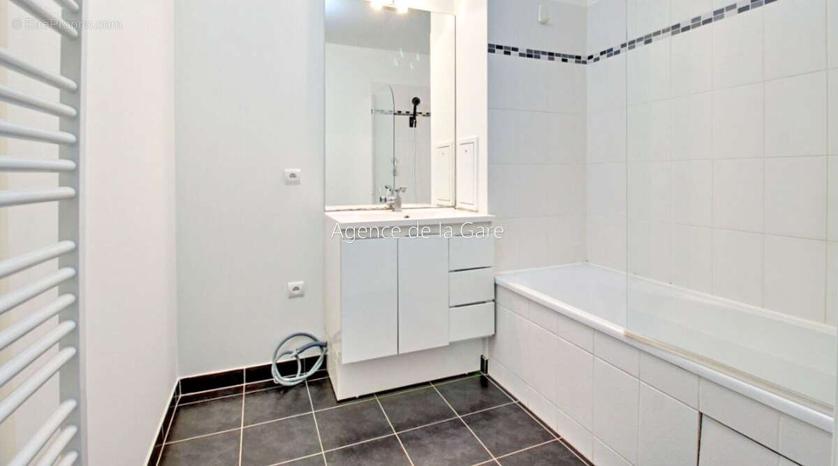 Appartement à SARTROUVILLE