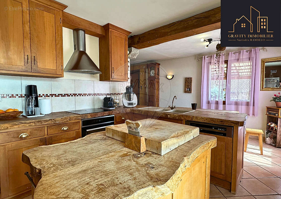 Maison à SCIENTRIER