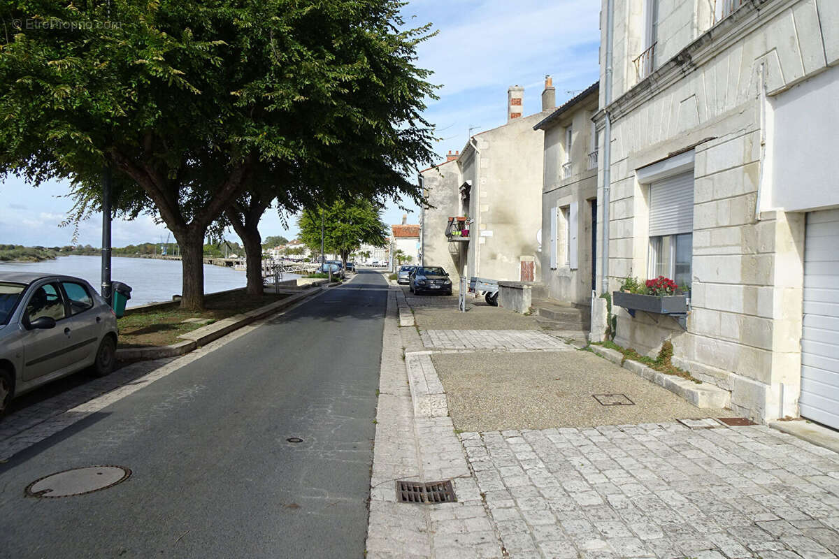 Appartement à TONNAY-CHARENTE