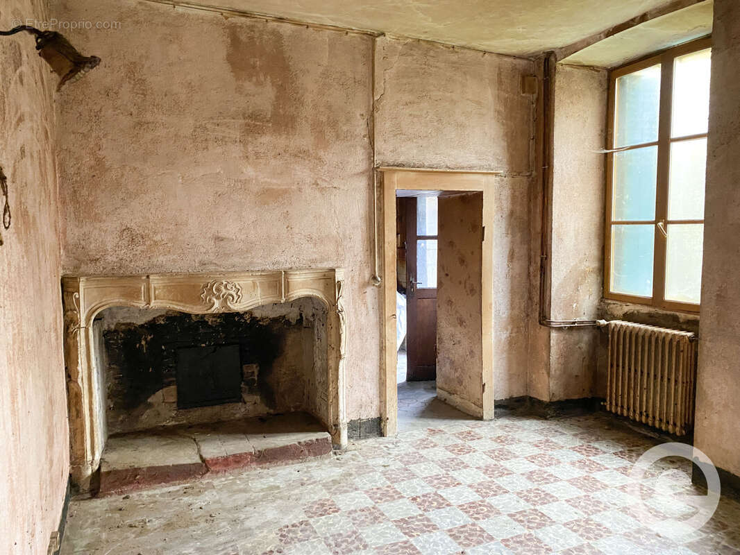 Maison à FONTENAY-PRES-VEZELAY