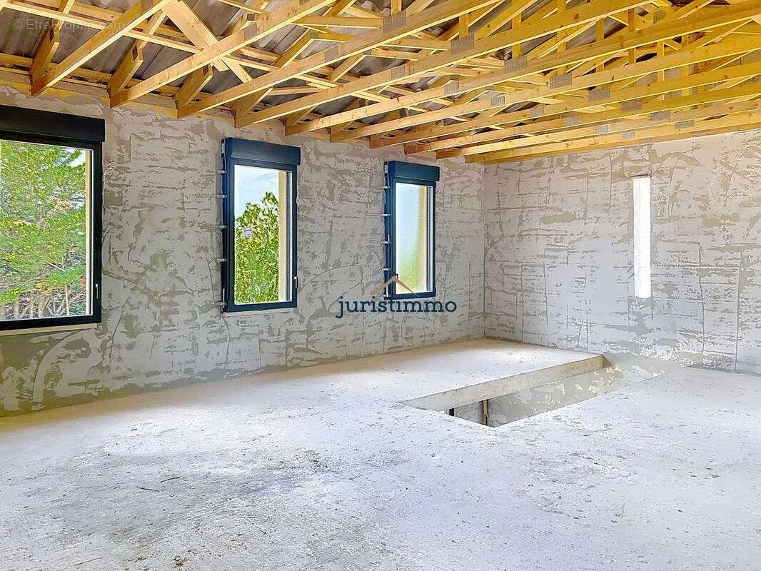 Maison à ENTRECHAUX