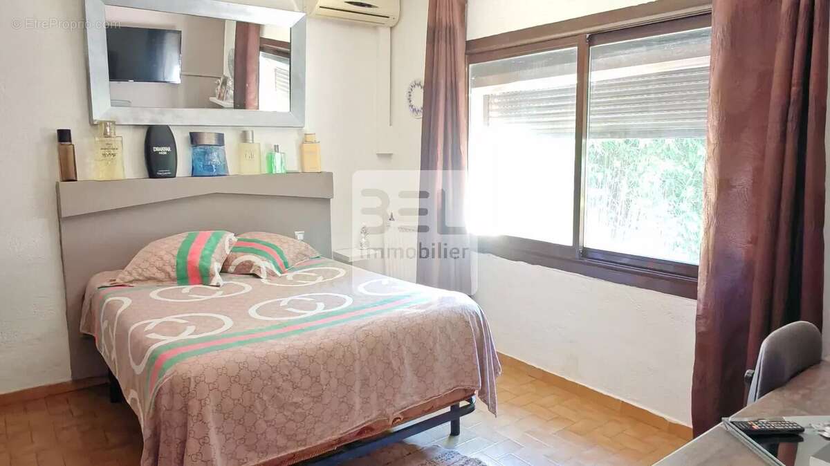 Maison à CAMARET-SUR-AIGUES